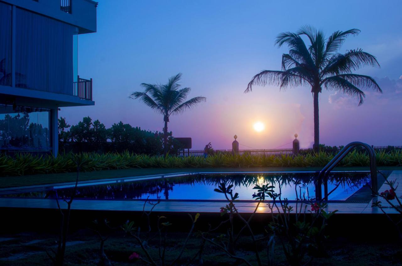 Отель Calypso Sunset Iranawila Экстерьер фото