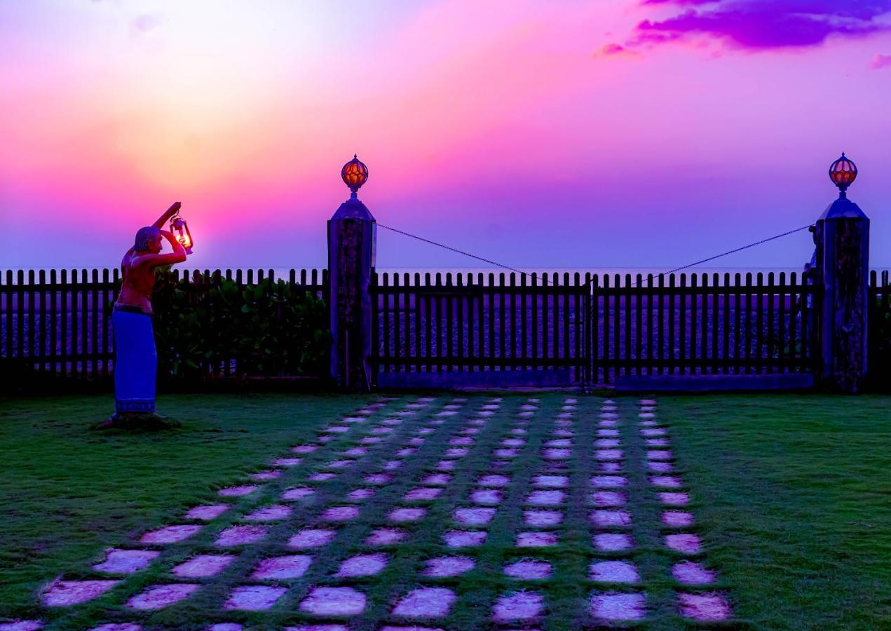 Отель Calypso Sunset Iranawila Экстерьер фото